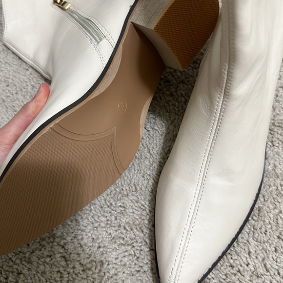 Boots - Picture 3 of 3